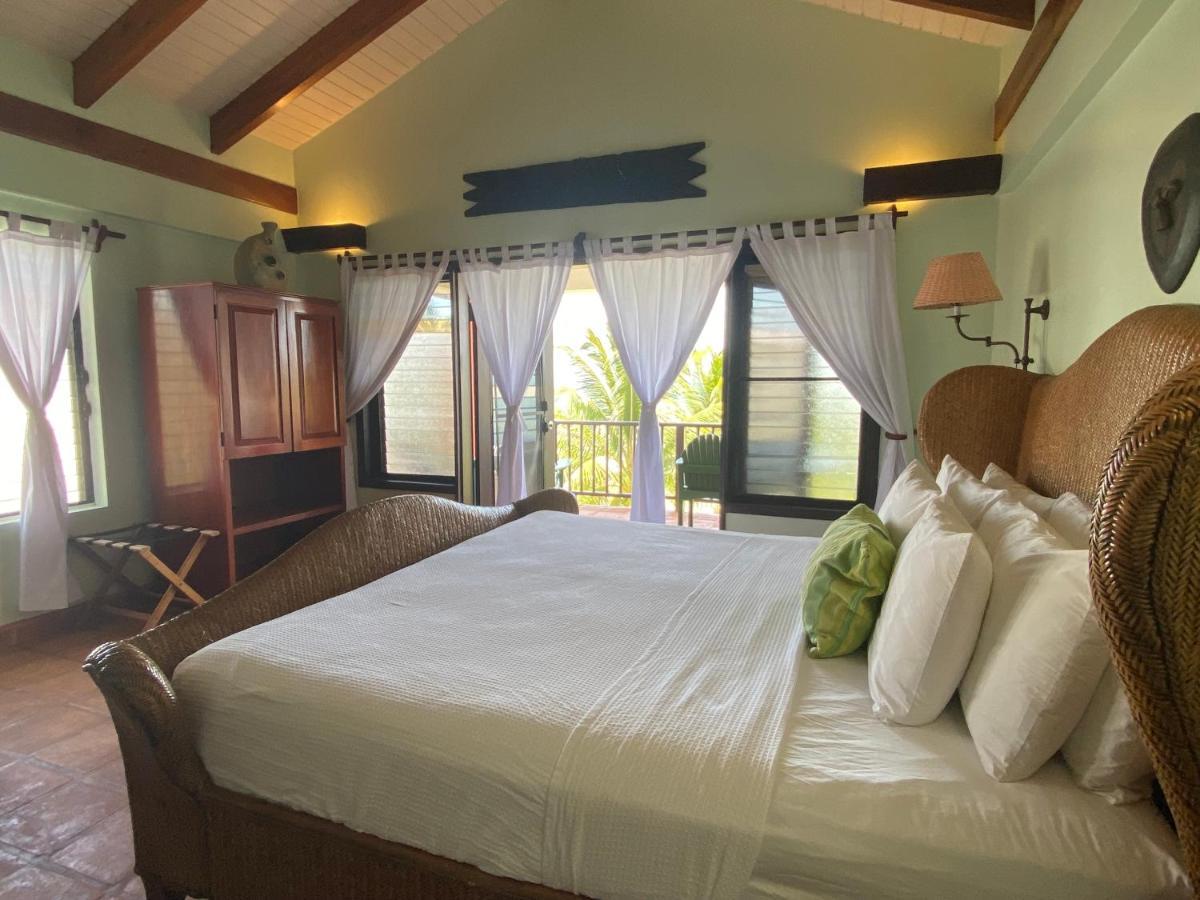 Tranquility Beach Suites Placencia Екстериор снимка