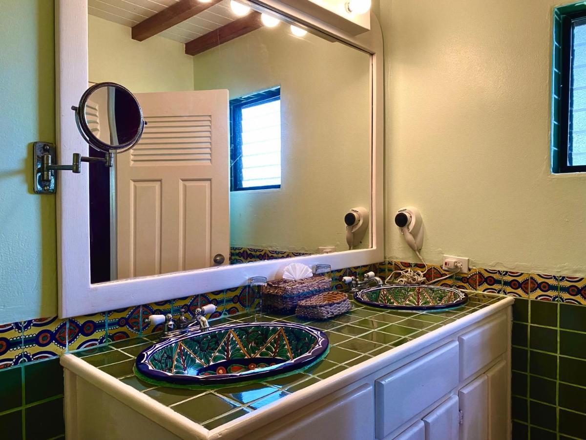 Tranquility Beach Suites Placencia Екстериор снимка